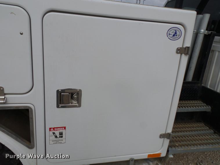 image for item DD2452 2009 Dodge Ram 5500 bucket truck