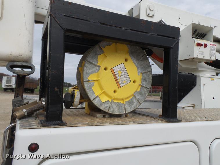 image for item DD2452 2009 Dodge Ram 5500 bucket truck