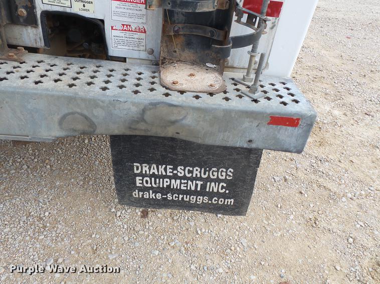 image for item DD2452 2009 Dodge Ram 5500 bucket truck