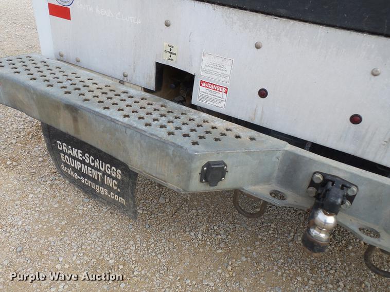image for item DD2452 2009 Dodge Ram 5500 bucket truck