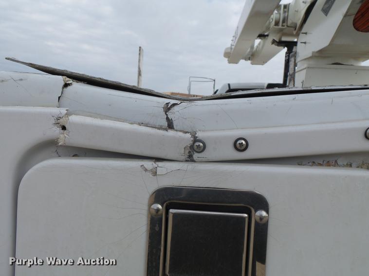 image for item DD2452 2009 Dodge Ram 5500 bucket truck