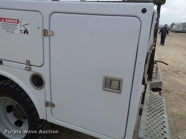 image for item DD2452 2009 Dodge Ram 5500 bucket truck