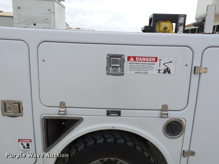 image for item DD2452 2009 Dodge Ram 5500 bucket truck