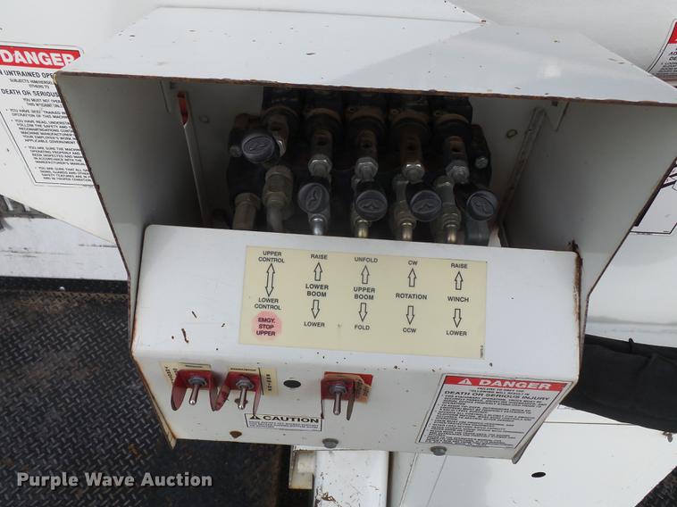 image for item DD2452 2009 Dodge Ram 5500 bucket truck