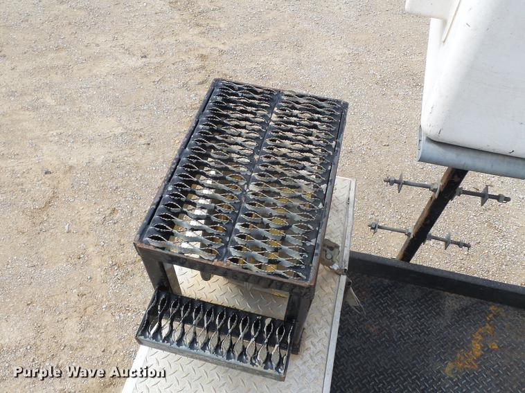 image for item DD2452 2009 Dodge Ram 5500 bucket truck