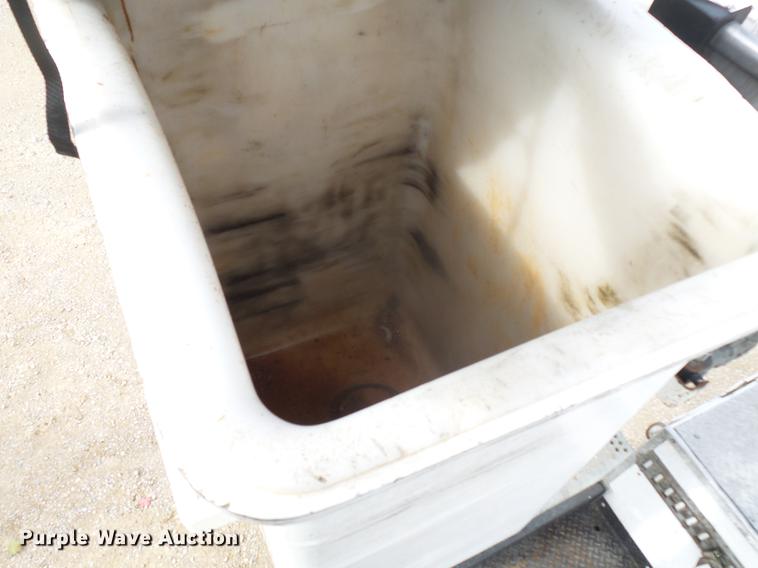 image for item DD2452 2009 Dodge Ram 5500 bucket truck