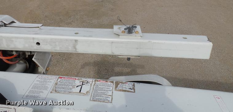 image for item DD2452 2009 Dodge Ram 5500 bucket truck