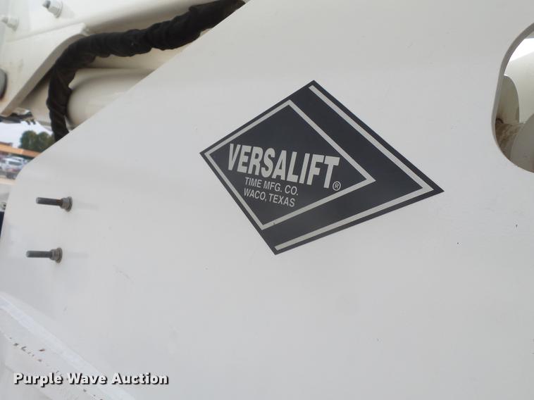 image for item DD2452 2009 Dodge Ram 5500 bucket truck