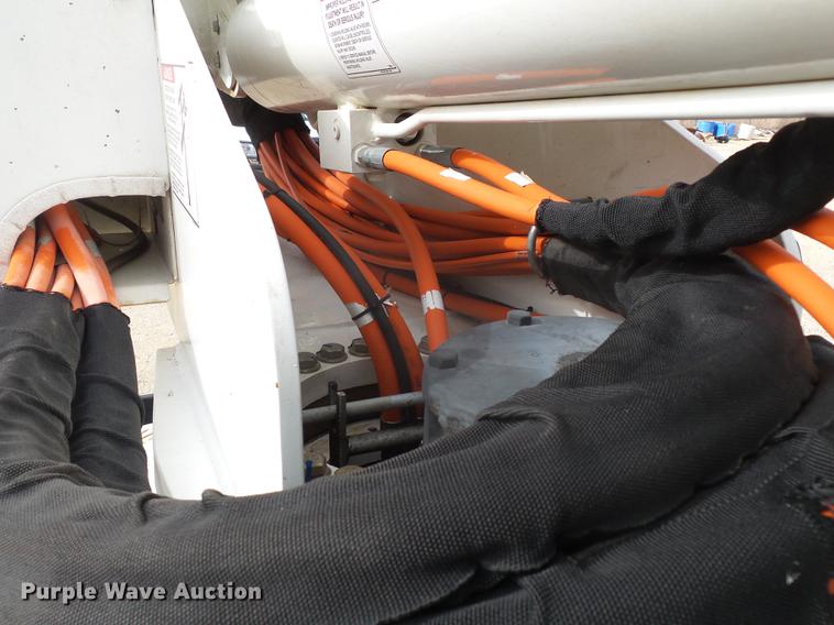 image for item DD2452 2009 Dodge Ram 5500 bucket truck