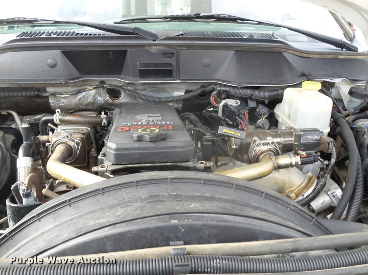 image for item DD2452 2009 Dodge Ram 5500 bucket truck