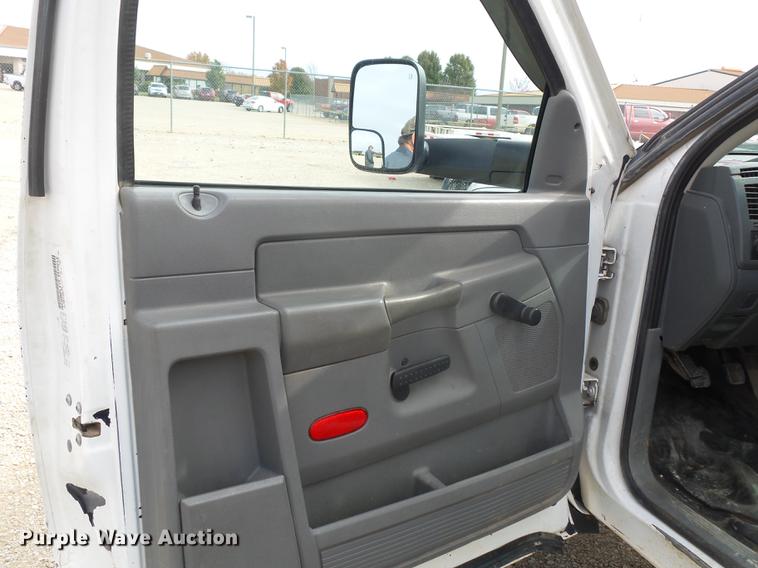 image for item DD2452 2009 Dodge Ram 5500 bucket truck