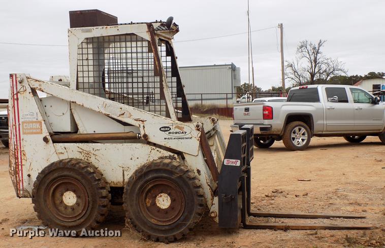 image for item DD3511 1975 Bobcat M-825 skid steer