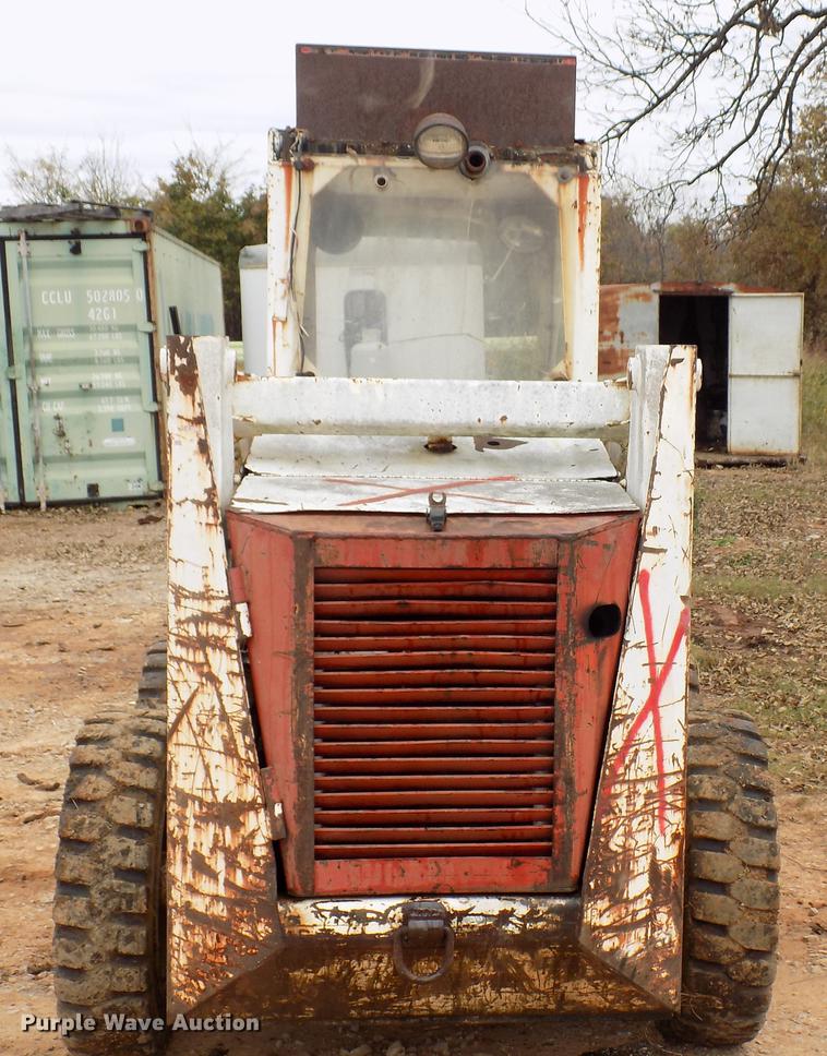 image for item DD3511 1975 Bobcat M-825 skid steer
