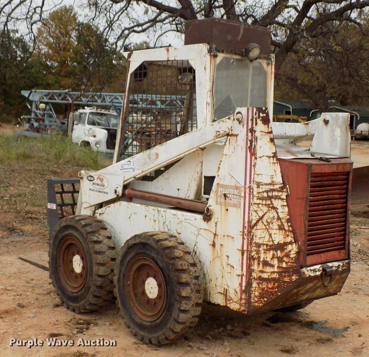 image for item DD3511 1975 Bobcat M-825 skid steer