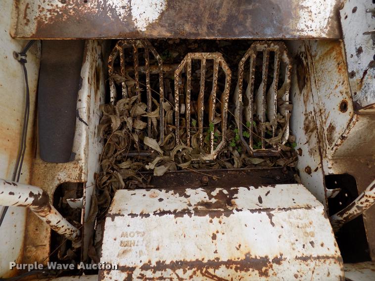 image for item DD3511 1975 Bobcat M-825 skid steer