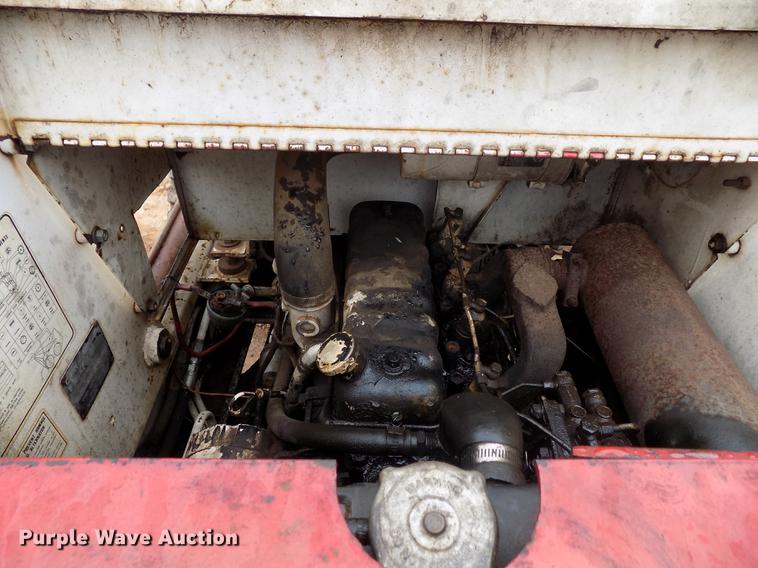 image for item DD3511 1975 Bobcat M-825 skid steer