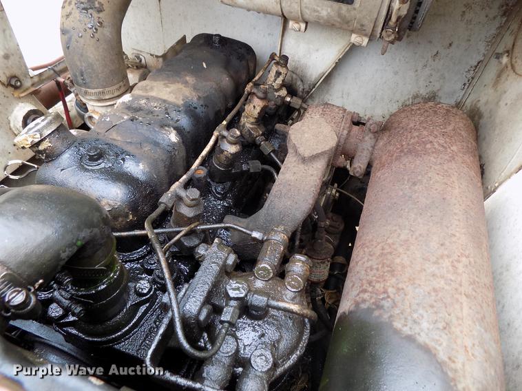 image for item DD3511 1975 Bobcat M-825 skid steer