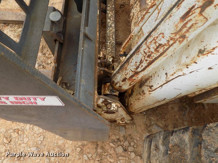 image for item DD3511 1975 Bobcat M-825 skid steer