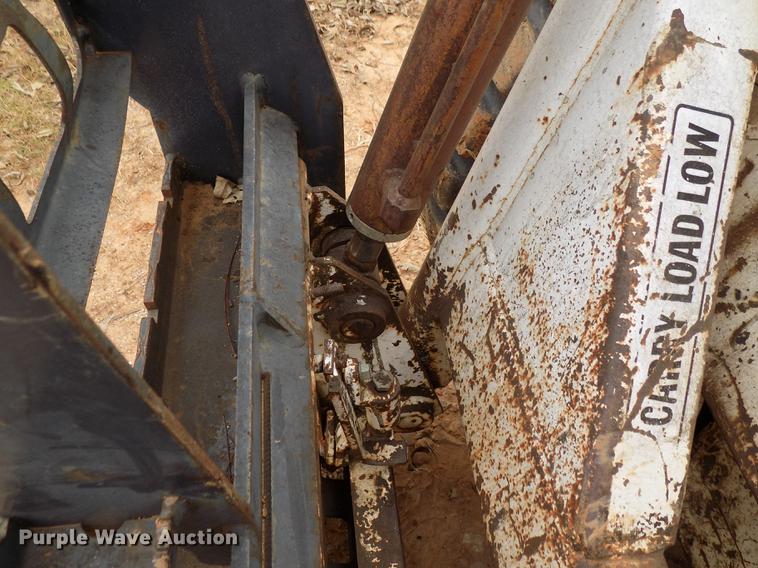 image for item DD3511 1975 Bobcat M-825 skid steer