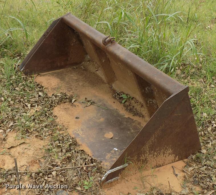 image for item DD3511 1975 Bobcat M-825 skid steer