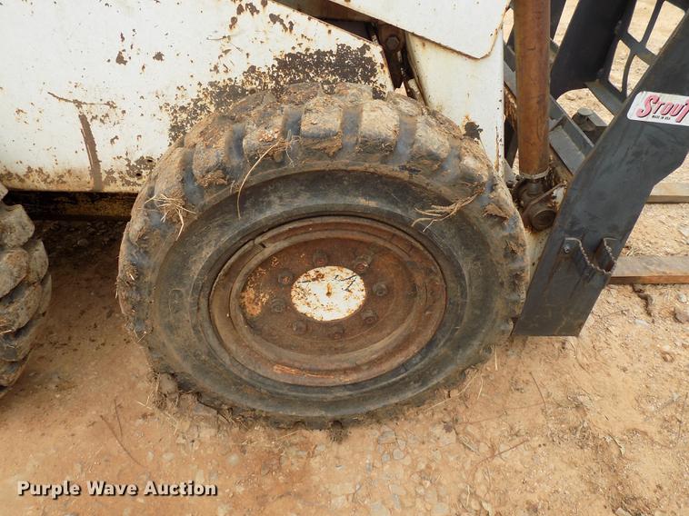 image for item DD3511 1975 Bobcat M-825 skid steer