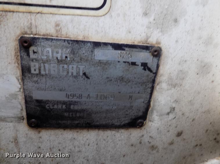 image for item DD3511 1975 Bobcat M-825 skid steer