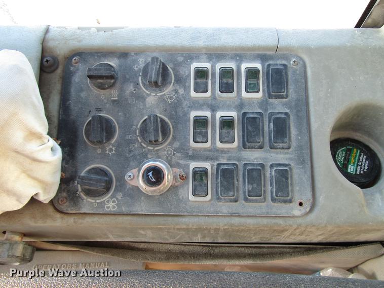 image for item DD3827 2000 Case 921C wheel loader