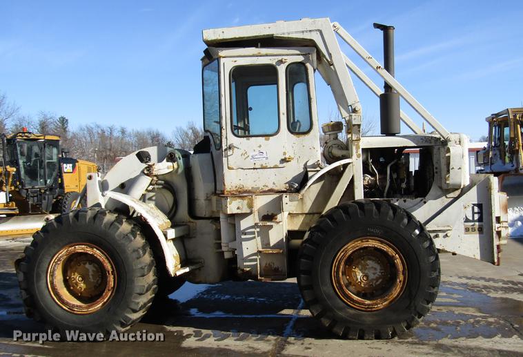 image for item DD3897 1969 Caterpillar 950 wheel loader