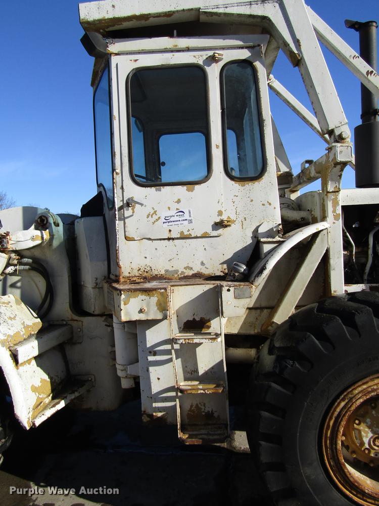 image for item DD3897 1969 Caterpillar 950 wheel loader