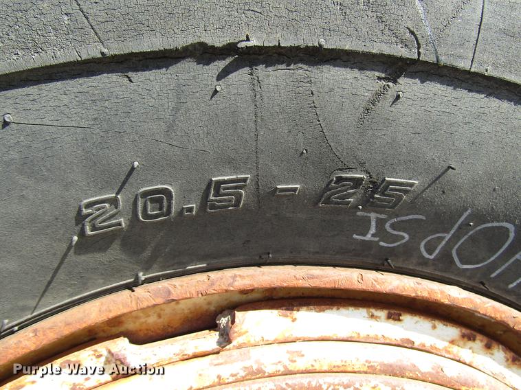 image for item DD3897 1969 Caterpillar 950 wheel loader