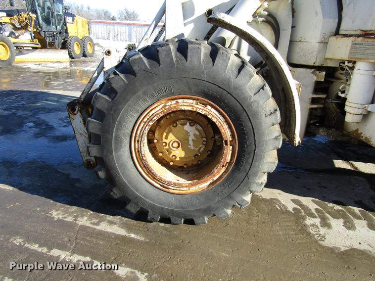 image for item DD3897 1969 Caterpillar 950 wheel loader