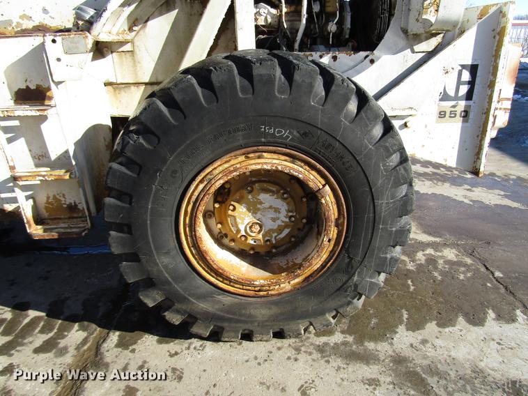 image for item DD3897 1969 Caterpillar 950 wheel loader