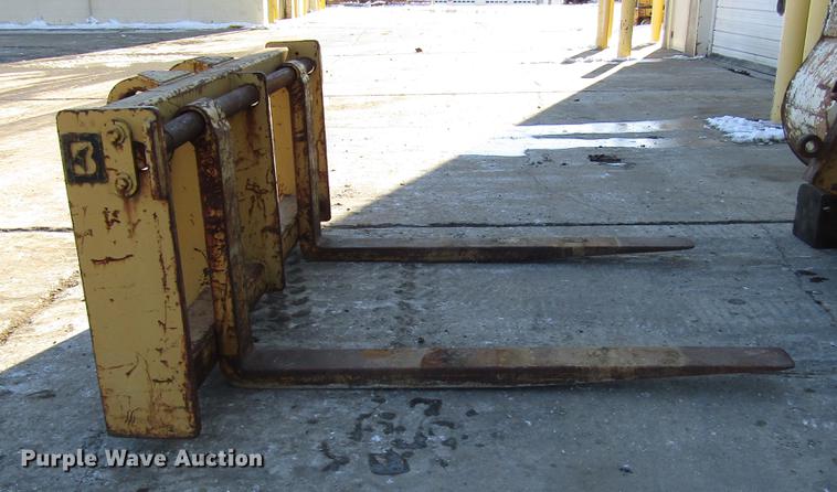 image for item DD3897 1969 Caterpillar 950 wheel loader