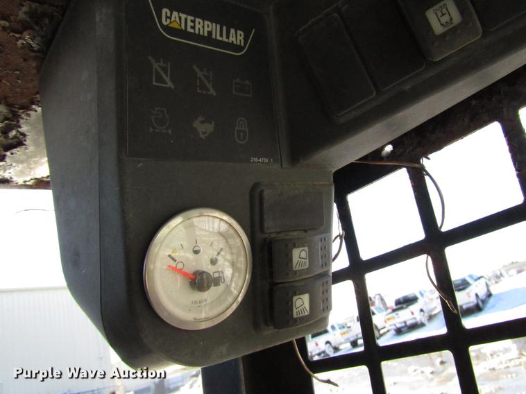 image for item DD3898 Caterpillar 226B skid steer