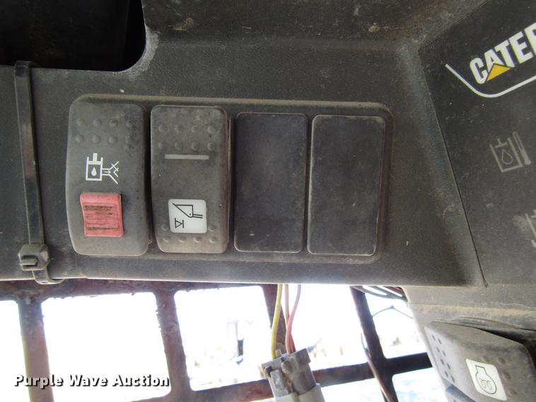 image for item DD3898 Caterpillar 226B skid steer