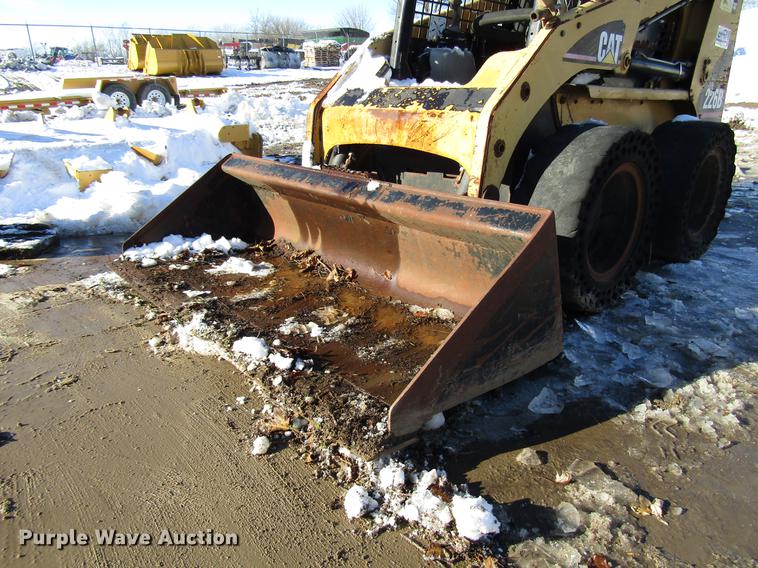 image for item DD3898 Caterpillar 226B skid steer