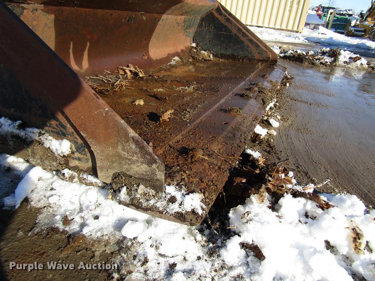 image for item DD3898 Caterpillar 226B skid steer