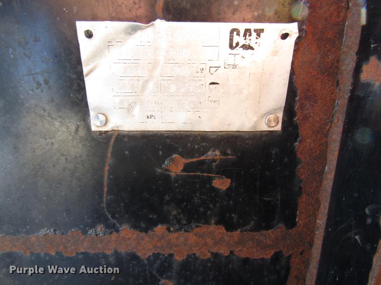 image for item DD3898 Caterpillar 226B skid steer