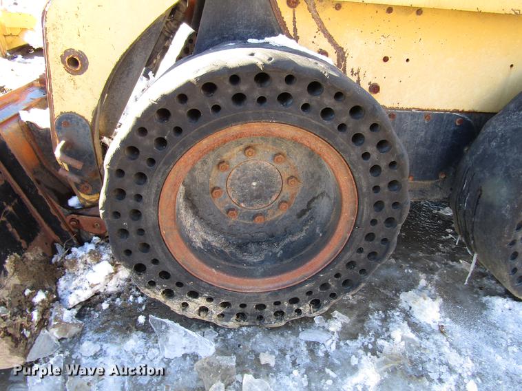 image for item DD3898 Caterpillar 226B skid steer
