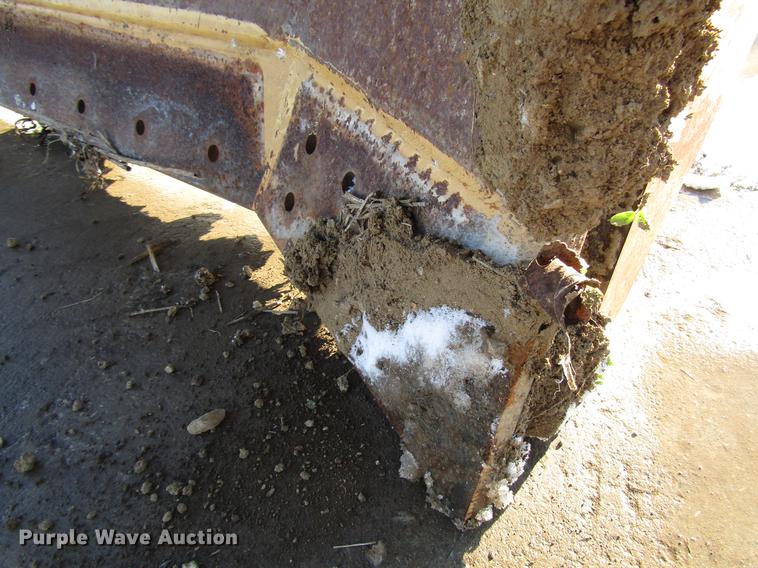 image for item DD3899 Caterpillar D6T semi-U dozer blade