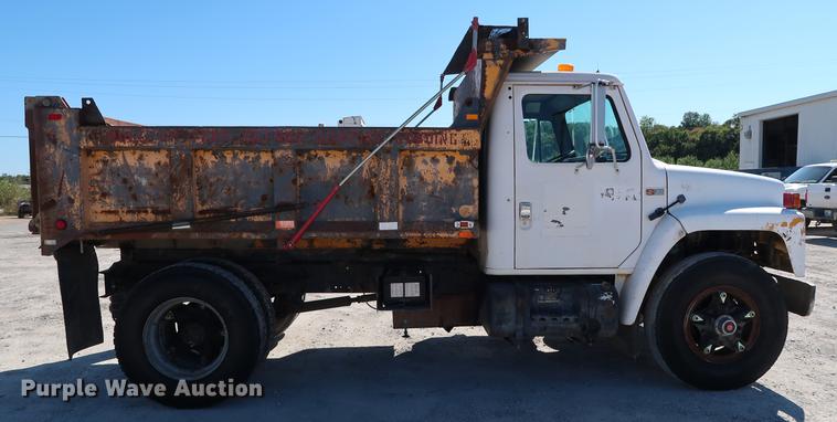 image for item DD5331 1988 International 1954 dump truck