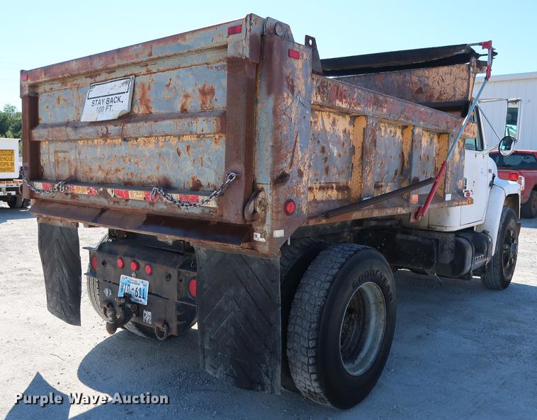 image for item DD5331 1988 International 1954 dump truck