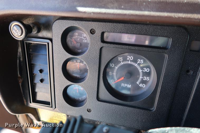 image for item DD5331 1988 International 1954 dump truck