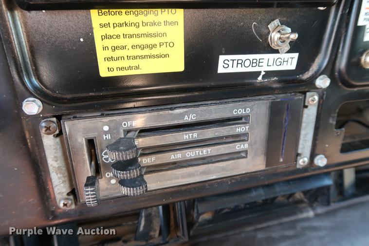 image for item DD5331 1988 International 1954 dump truck