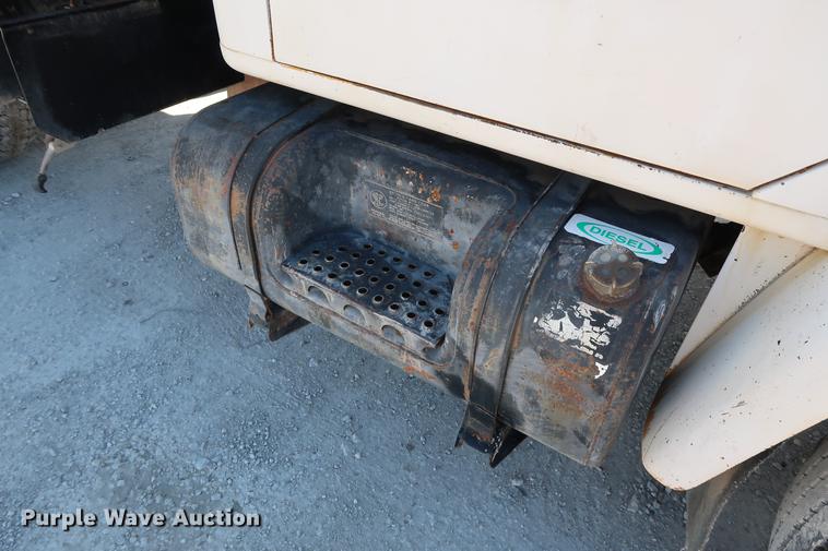 image for item DD5331 1988 International 1954 dump truck