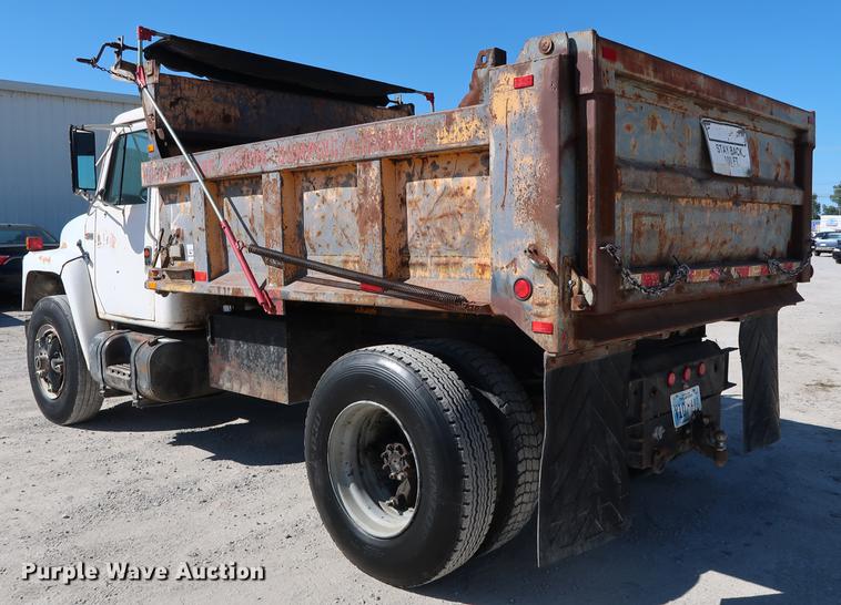 image for item DD5331 1988 International 1954 dump truck