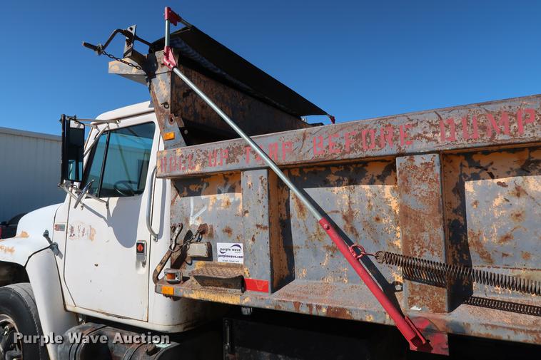 image for item DD5331 1988 International 1954 dump truck