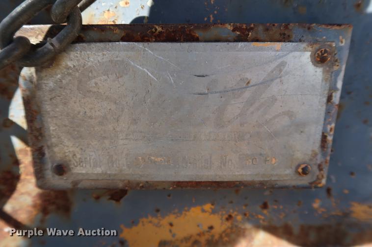 image for item DD5331 1988 International 1954 dump truck