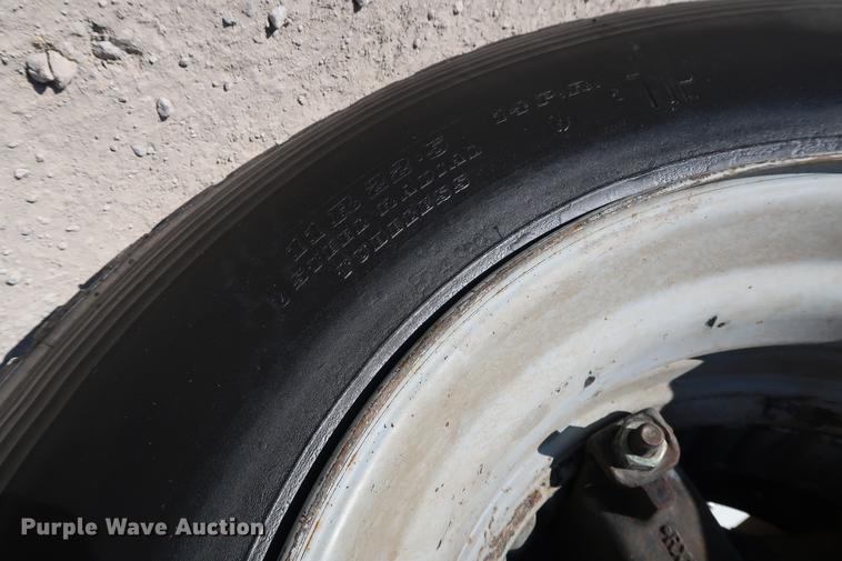 image for item DD5331 1988 International 1954 dump truck