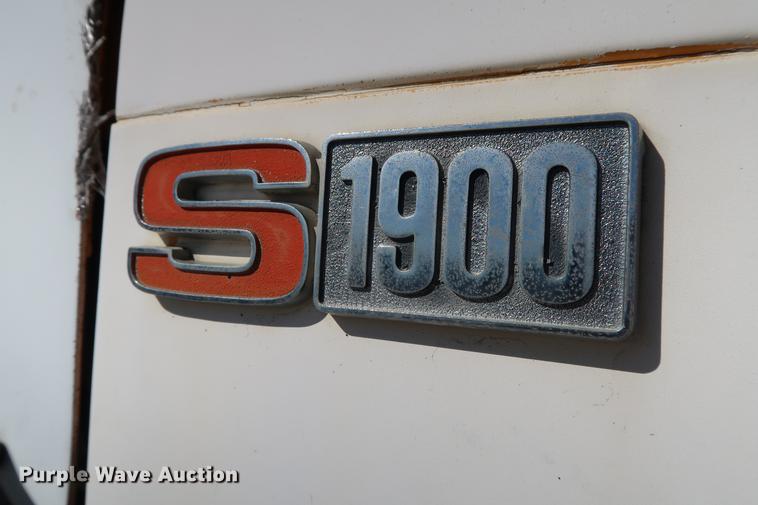 image for item DD5331 1988 International 1954 dump truck